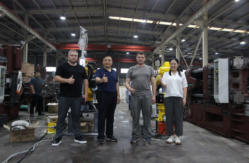 Chào mừng khách hàng Belarus đến thăm nhà máy của chúng tôi
